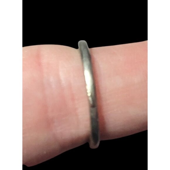 Minimalist Silver Tone Ring With Clear Cabochon Size 7 - Picture 7 of 13